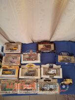Collection of 12 diecast lledo Miniature model's.