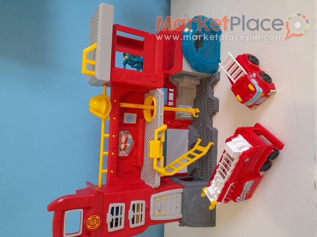 FIRESTATION WITH SOUNDS AND VEHICLES INCLUDED. - Άγιος Βασίλειος , Λευκωσία