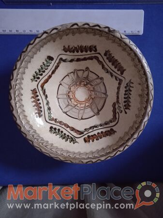Traditional Romanian hovezu ceramic plate. - 1.Лимассола, Лимассол