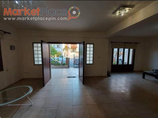 For Rent 4 Bedroom Detached House In The Central Area Of Larnaca - Larnaca, Ларнака