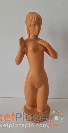 figurine sculpture Nude lady by Jihokera Znojmo Czech Republic - Paphos, Пафос
